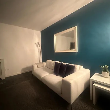 Modern 2br With 2 Bathrooms & Free Parking Apartman *