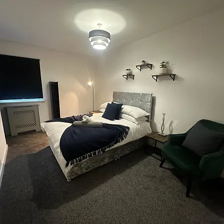 Modern 2br With 2 Bathrooms & Free Parking גלאזגו