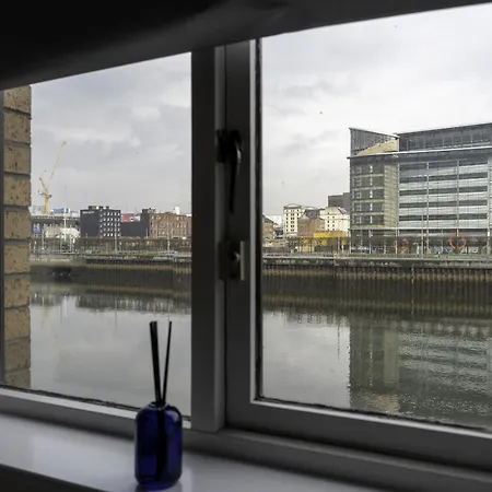 Riverview House * Glasgow