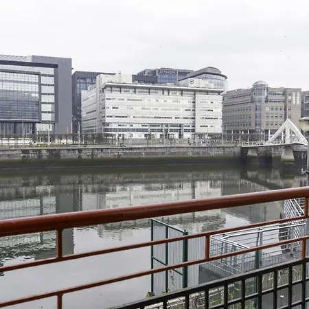 2 Bdr By Caledonia Luxe Short Lets & Serviced 格拉斯哥