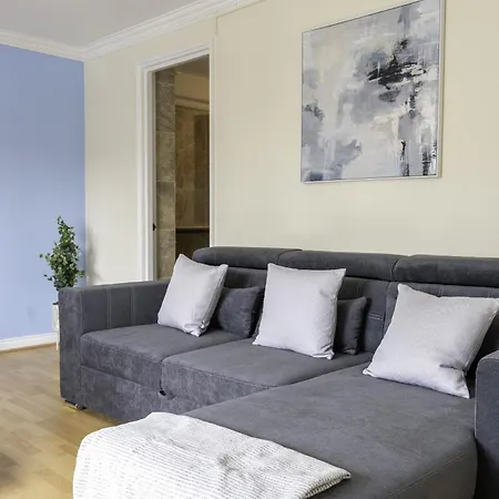 Riverview House * Glasgow