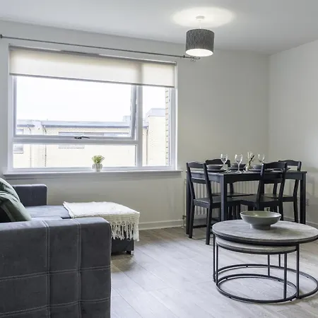 2 Bdr At Caledonia Luxe Short Lets & Serviced * Glasgow