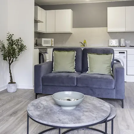 Charlotte Apartment Glasgow