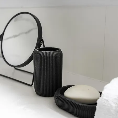 2 Bdr At Caledonia Luxe Short Lets & Serviced *