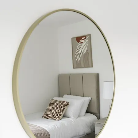 Charlotte Apartment *