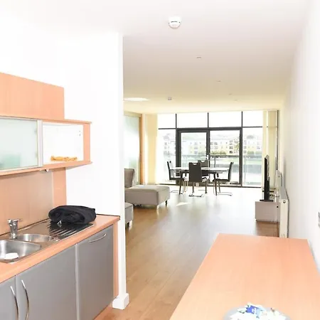 Hydro With Great Views דירה