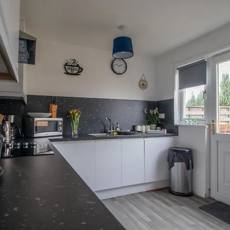 Apartment Spacious 2-bed Free Parking & Stadiums Glasgow