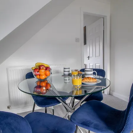Glasgow-Parkhead, 2 Bed With Parking
