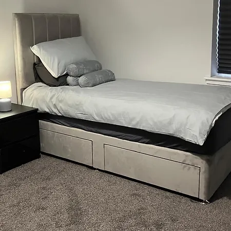 Apartment Stunning 3 Bedroom 2 Bathroom West End House With Free Parking And Wi-fi