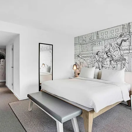 Hotel Radisson Red Hotel, 4*