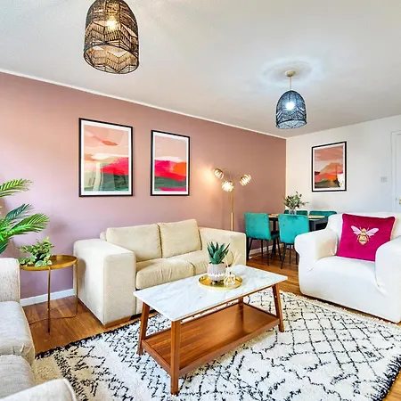 2 Bedroom Gardens Retreat With Free Parking 格拉斯哥
