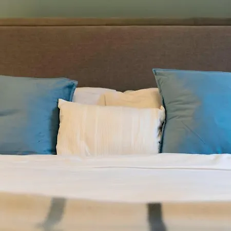 Stylish 2 Bed With Parking Апартаменты