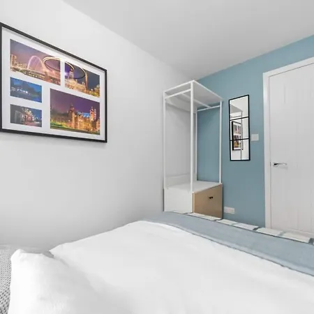 Stylish 2 Bed With Parking Апартаменты Глазго