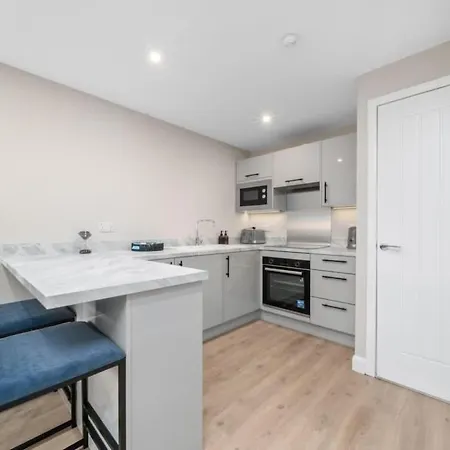 Апартаменты Stylish 2 Bed With Parking Глазго