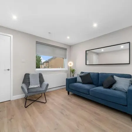 Stylish 2 Bed With Parking * Глазго