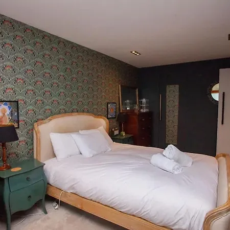 Unique House In Park District Tatil Evi *