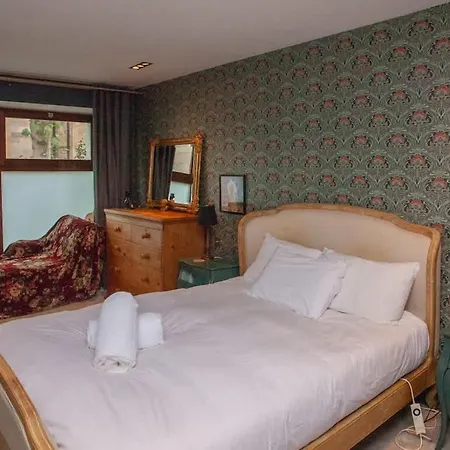 Unique House In Park District