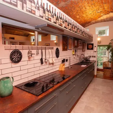 Unique House In Park District *