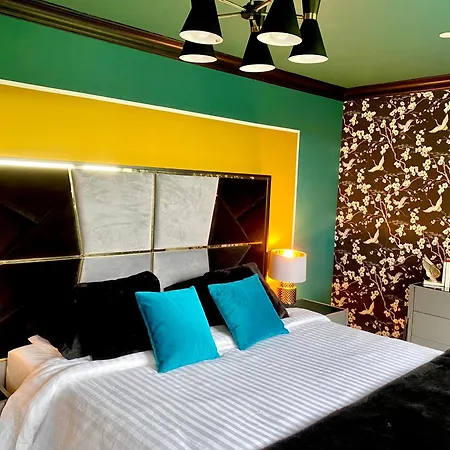 Quarto em Acomodações Particulares Private Bedroom & Bathroom With Amazing View In Quirky Townhouse *