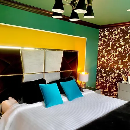 Private Bedroom & Bathroom With Amazing View In Quirky Townhouse Séjour chez l'habitant Glasgow