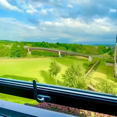 Private Bedroom & Bathroom With Amazing View In Quirky Townhouse Glasgow