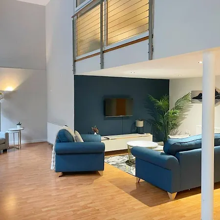 Sec Hydro Duplex In Finnieston Apartment *