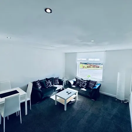 Daire Modern 2 Bedroom House With Loft Conversion Glasgow