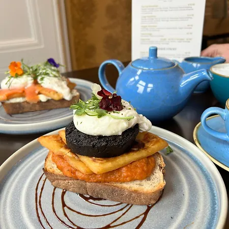 Crookston Hotel Glasgow