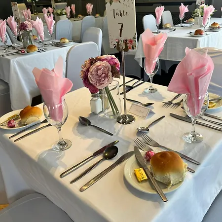 Crookston 3* Glasgow