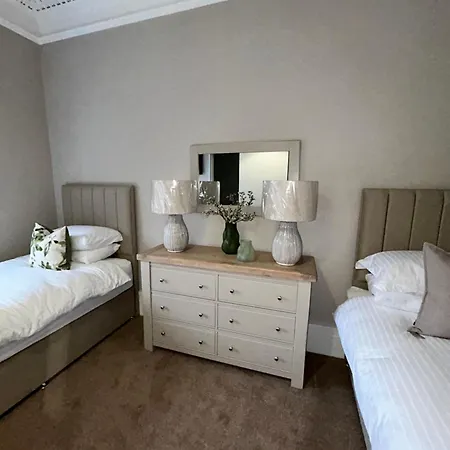 Crookston 3* גלאזגו