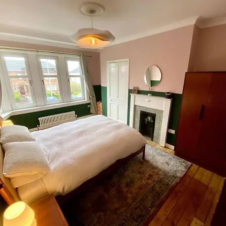 Spacious 3br House With Garden - Strathbungo Villa *