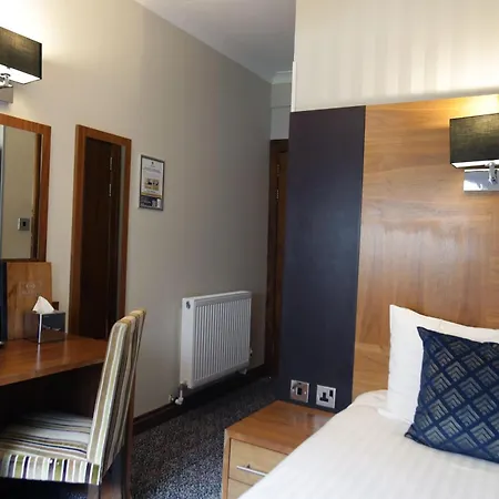 Acorn 3* Glasgow