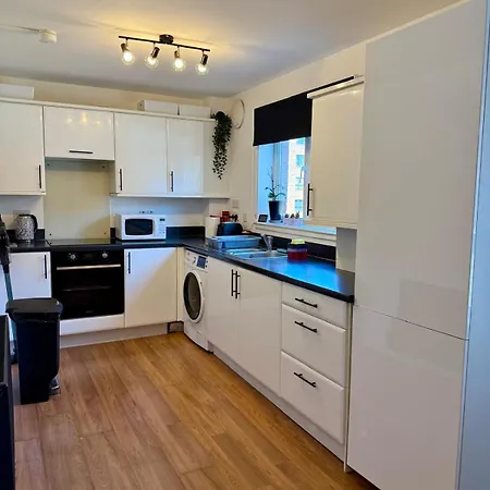 2 Bedroom Near Centre, Celtic Park And Emirates Arena Glasgow