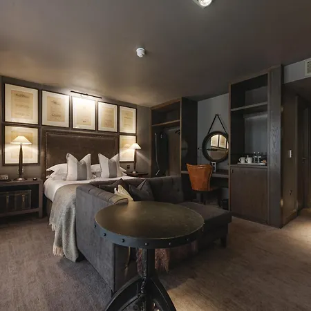 Dakota Glasgow 4*