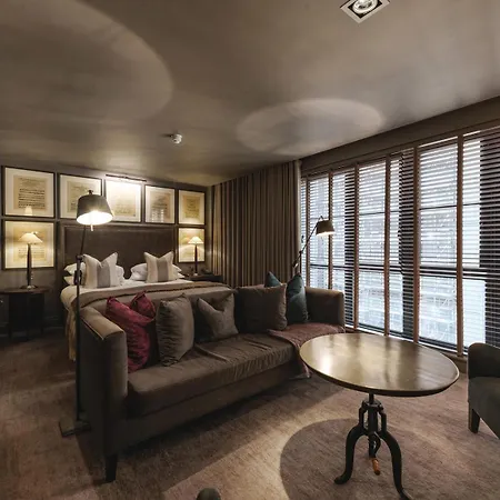 Dakota Hotell 4*
