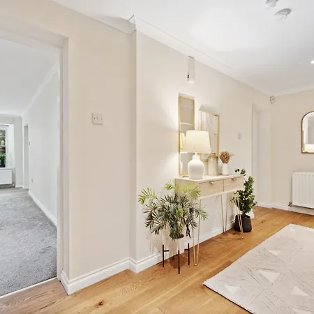Timeless 5 Bed Duplex Flat Daire Glasgow