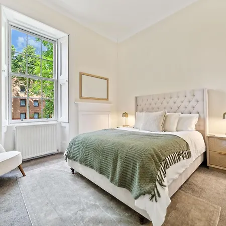 Apartmán Timeless 5 Bed Duplex Flat *