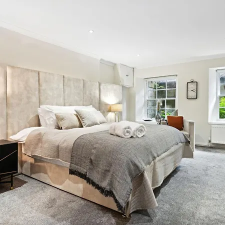 Timeless 5 Bed Duplex Flat *