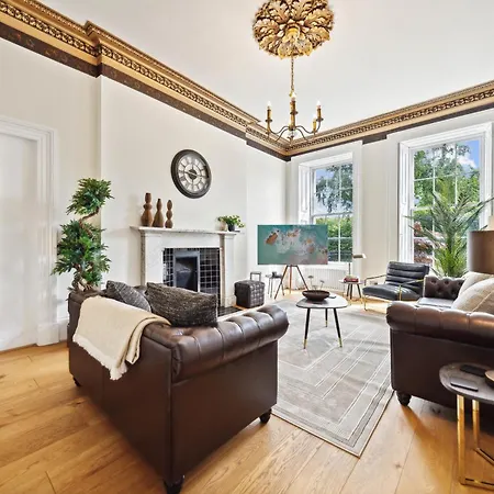 Timeless 5 Bed Duplex Flat Glasgow