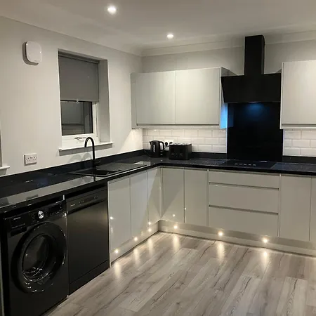 Apartament Stunning 3 Bedroom 2 Bathroom West End House With Free Parking And Wi-fi