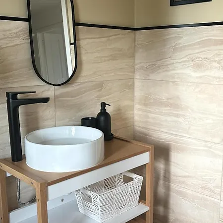 Apartment Modern 2-bed Flat In *