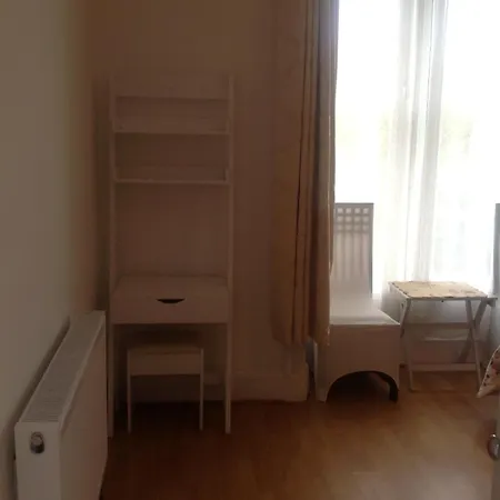 Busby Apartments Busby