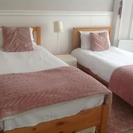 Busby Apartments Busby