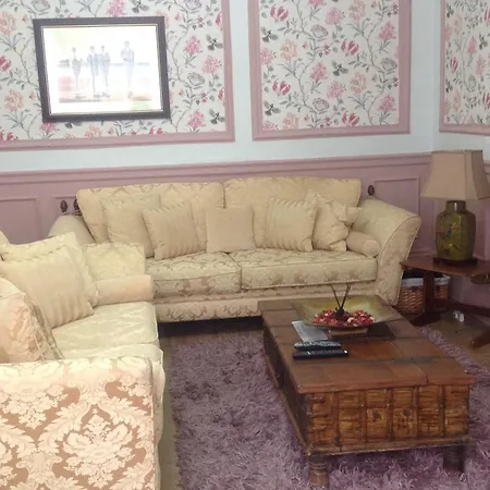 Apartment Busby Glasgow