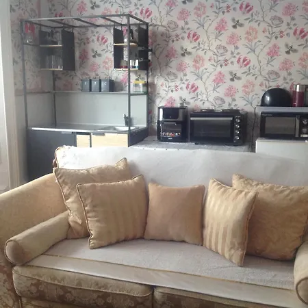 Busby Apartments *