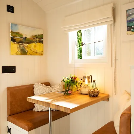 Cosy Cute With Large Veranda & Outdoor Bath