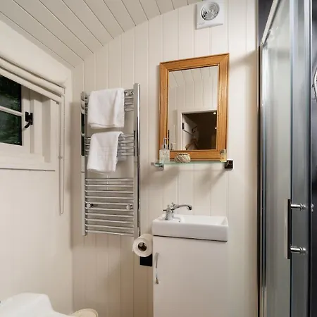 بيت للعطل Cosy Cute With Large Veranda & Outdoor Bath