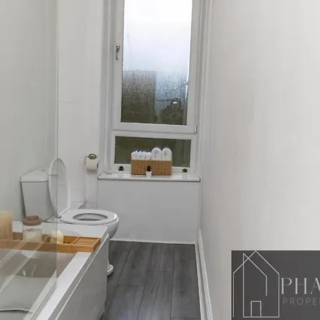 Apartment Complexx Glasgow