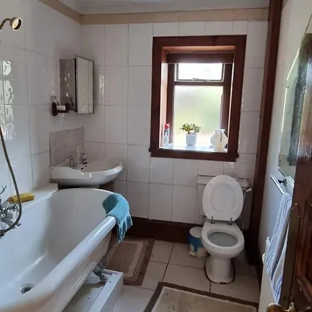 Glasgow Grand Central House