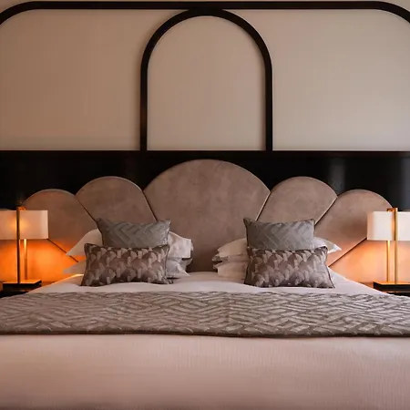 Hotel Crossbasket Castle & Restaurant